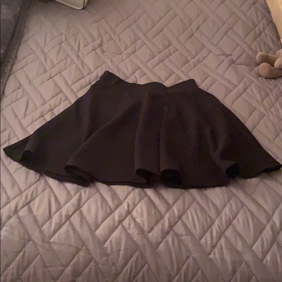 Black skater skirt - Picture 1 of 1